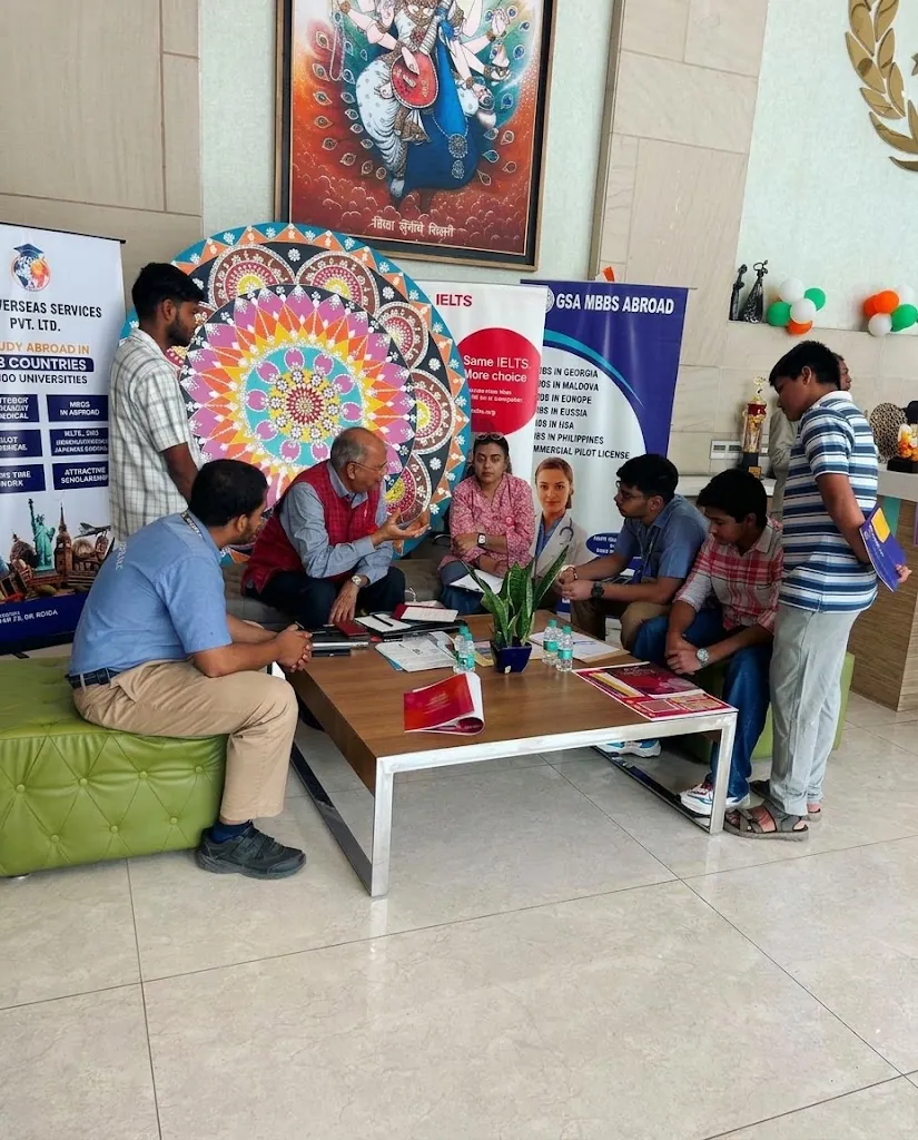 One-on-one career counselling session at guidance desk